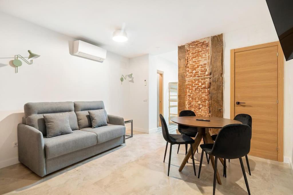 Nice Flat In Lavapies At Street Level S23A マドリード エクステリア 写真