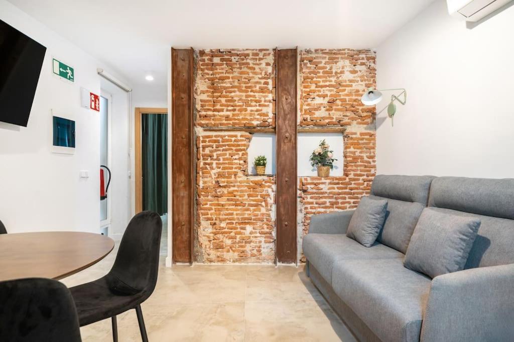 Nice Flat In Lavapies At Street Level S23A マドリード エクステリア 写真