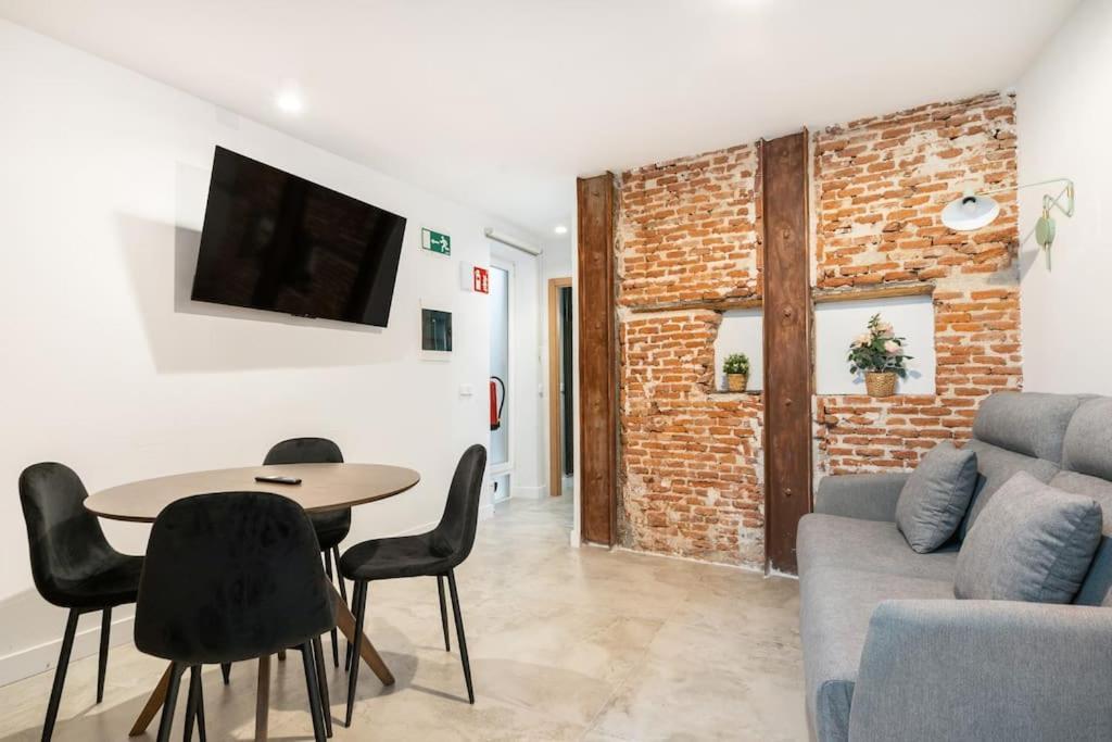 Nice Flat In Lavapies At Street Level S23A マドリード エクステリア 写真