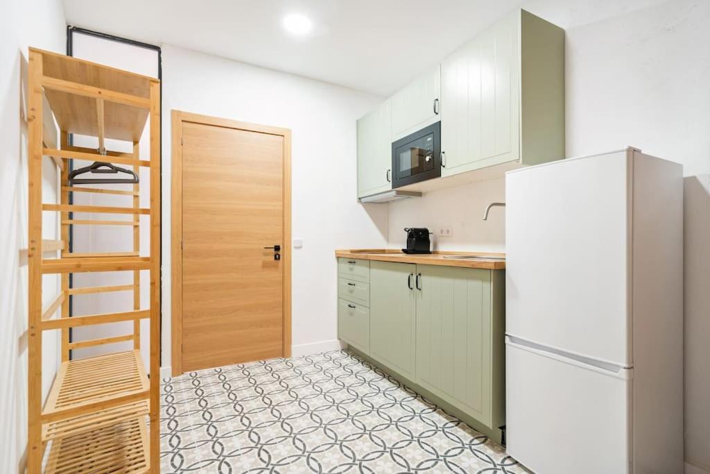 Nice Flat In Lavapies At Street Level S23A マドリード エクステリア 写真